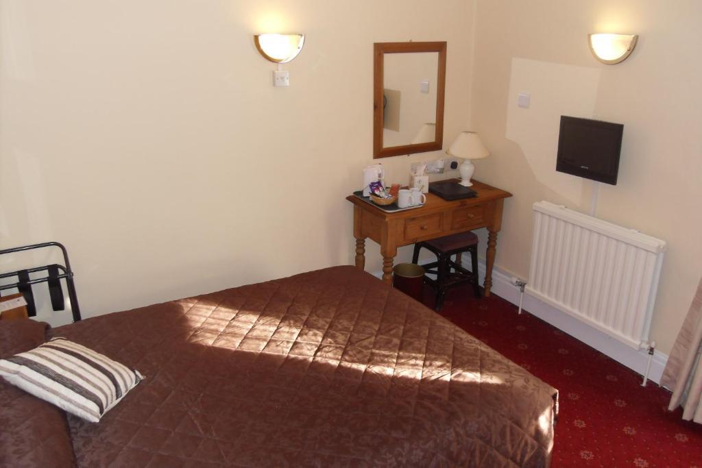 The Dodington Lodge Hotel Whitchurch  Zimmer foto